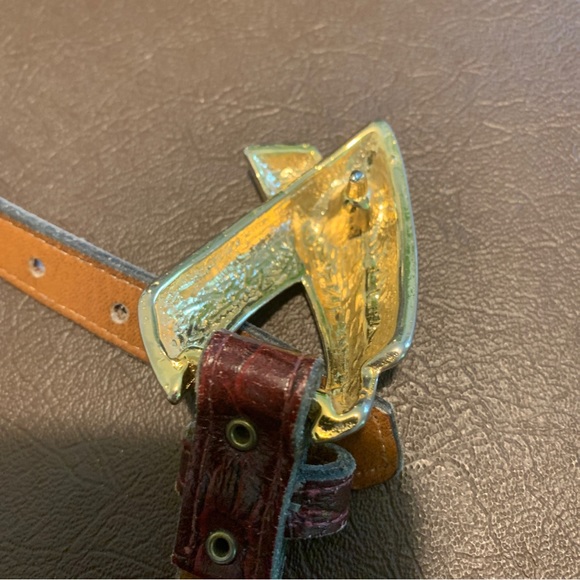 Vintage 1980's RUZA Red Leather Waist Belt w/ Large Gold Buckle Size M/L. - Picture 4 of 6